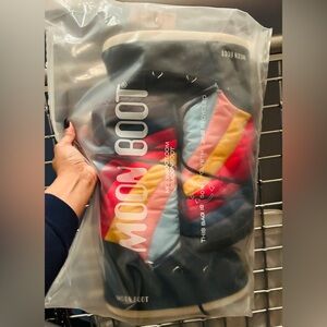 Moon Boots (Rainbow)